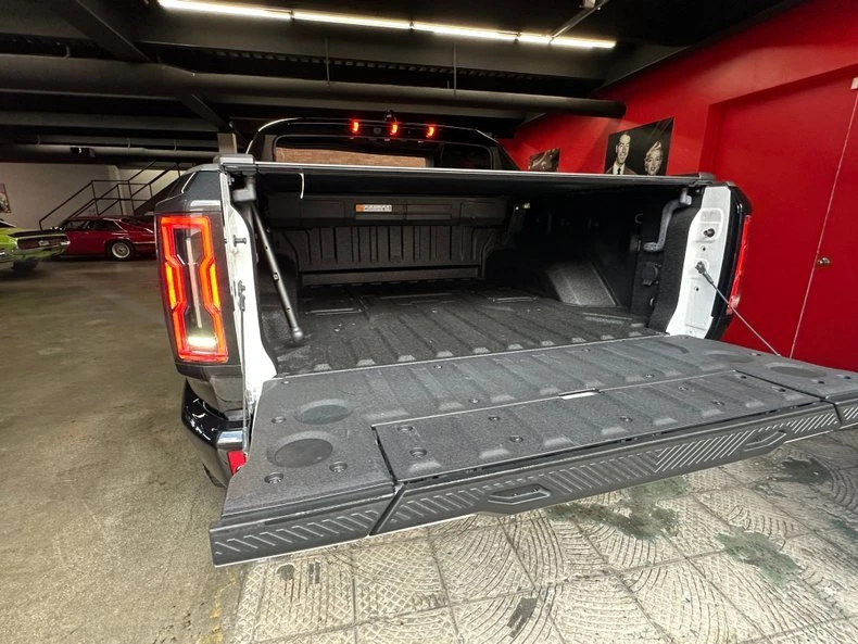 2023 Hummer HMMWV - Image 12 of 15