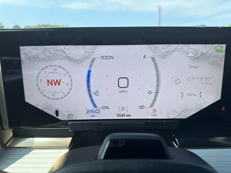 2023 GMC Hummer EV - Image 18 of 31