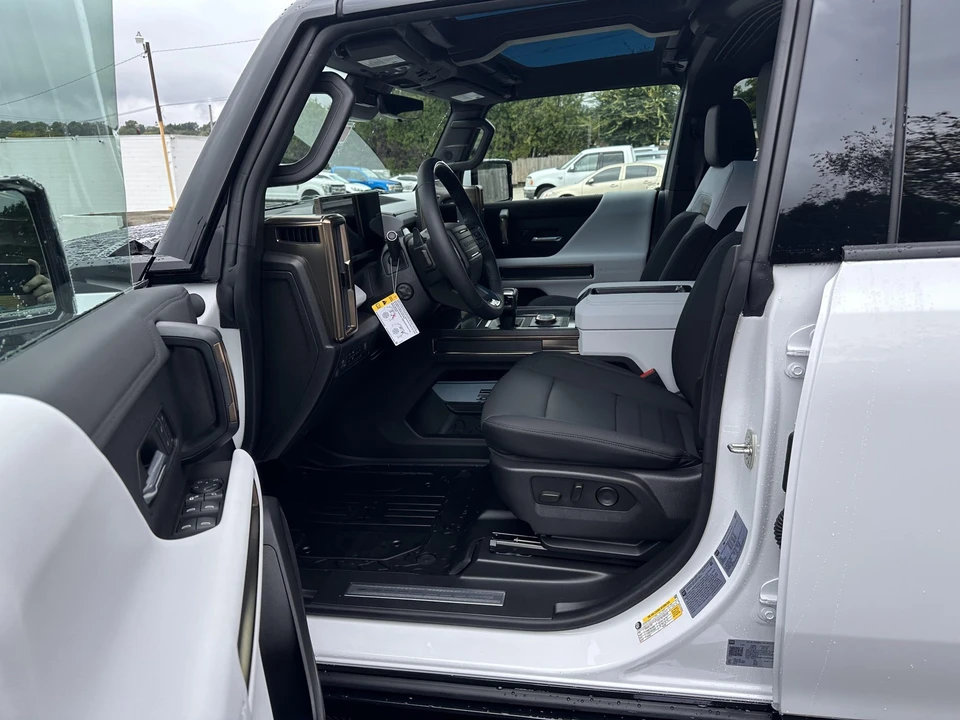 2023 GMC Hummer EV - Image 13 of 31