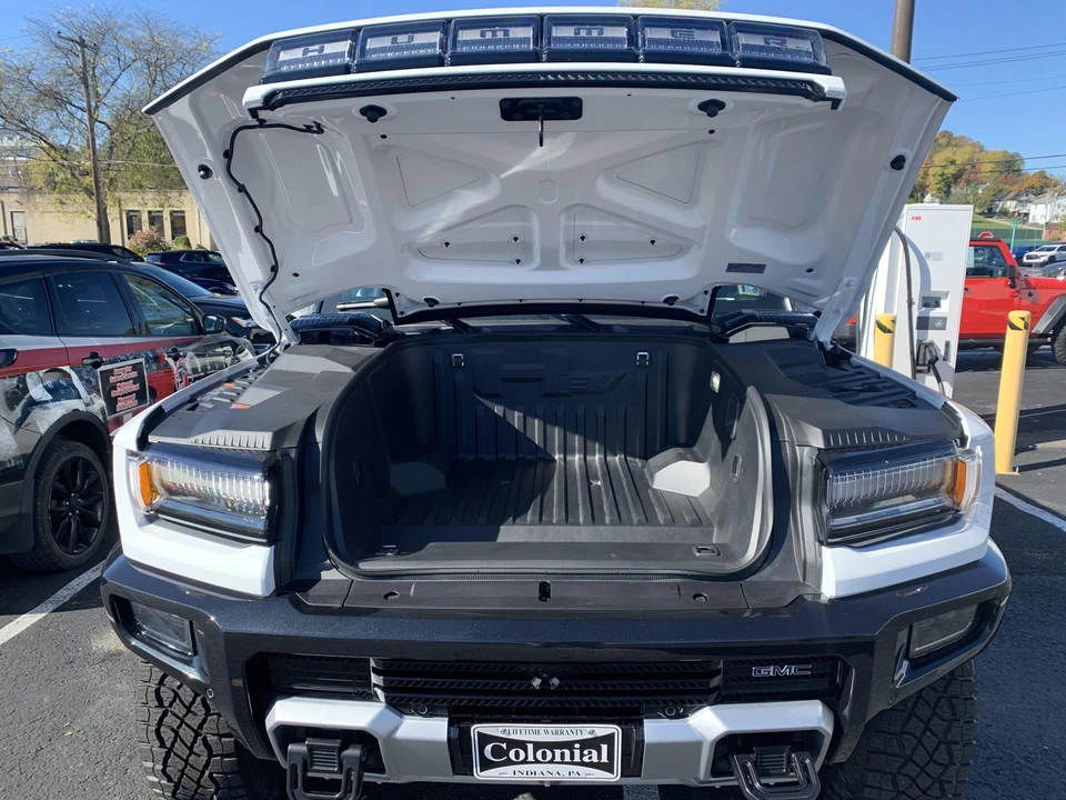 2023 GMC Hummer EV - Image 24 of 31