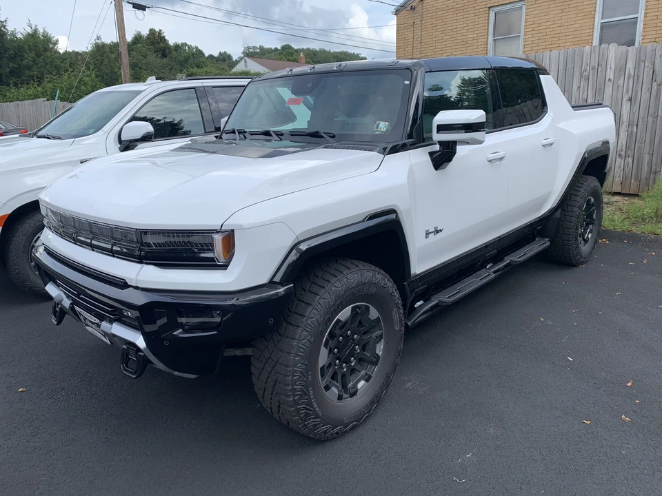 2023 GMC Hummer EV - Image 3 of 31