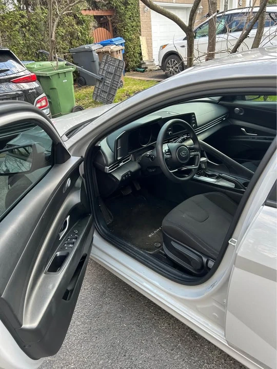 2023 Hyundai Elantra - Image 5 of 9
