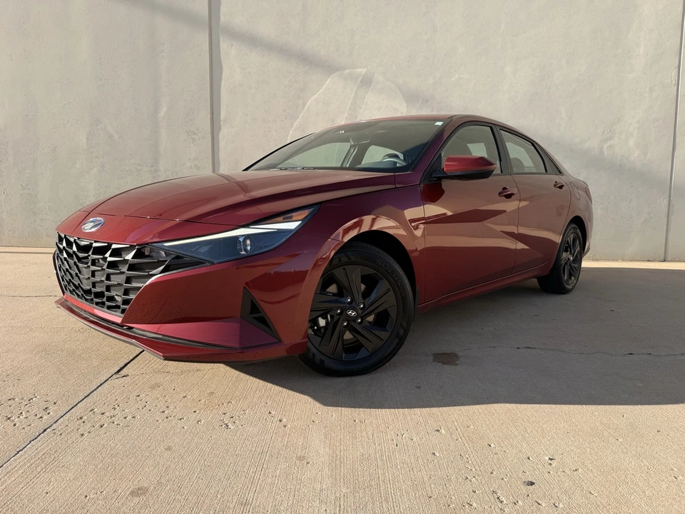 2023 Hyundai Elantra - Image 5 of 18