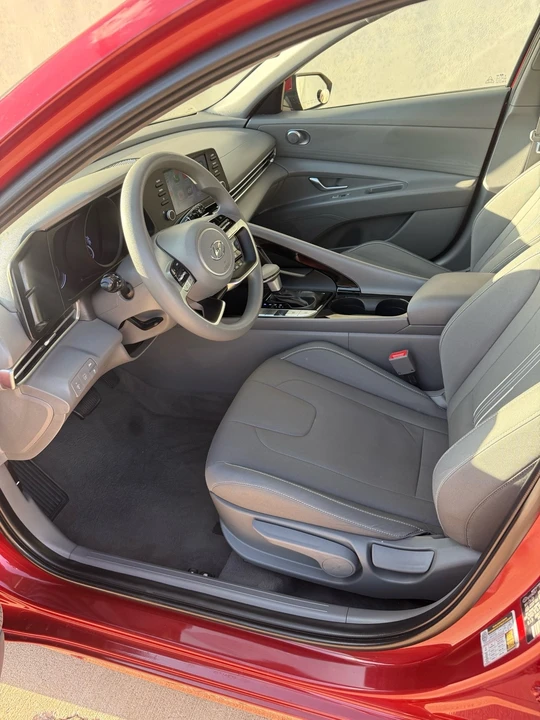 2023 Hyundai Elantra - Image 14 of 18