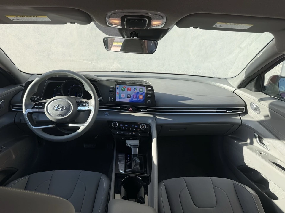 2023 Hyundai Elantra - Image 10 of 18
