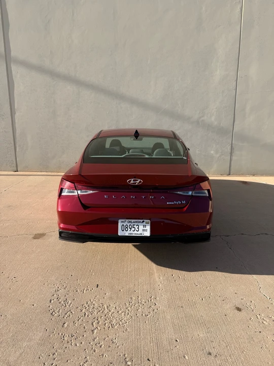 2023 Hyundai Elantra - Image 9 of 18
