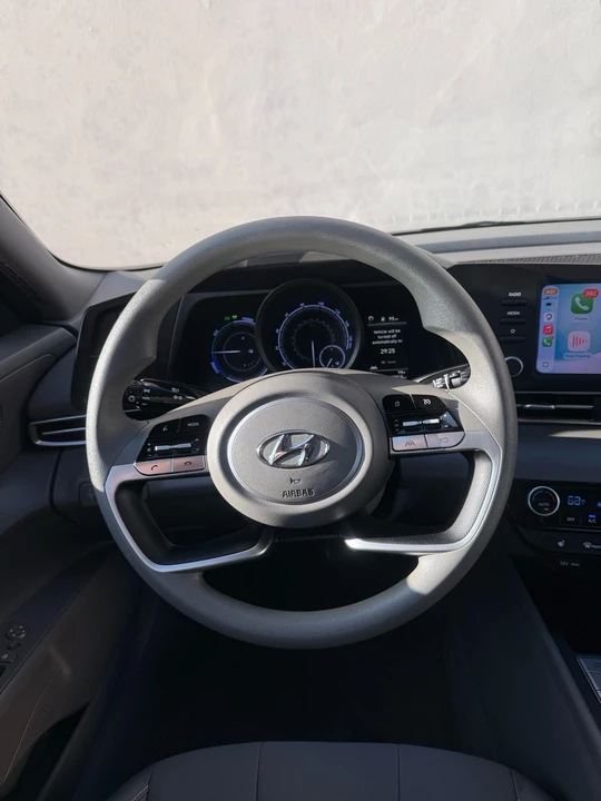2023 Hyundai Elantra - Image 12 of 18