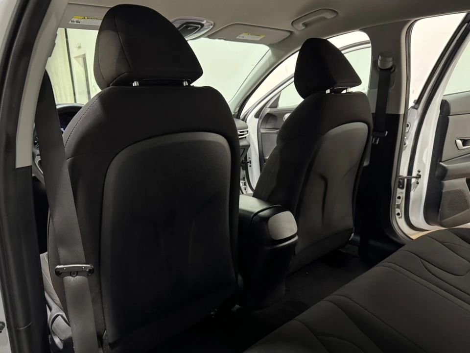 2023 Hyundai Elantra - Image 18 of 21