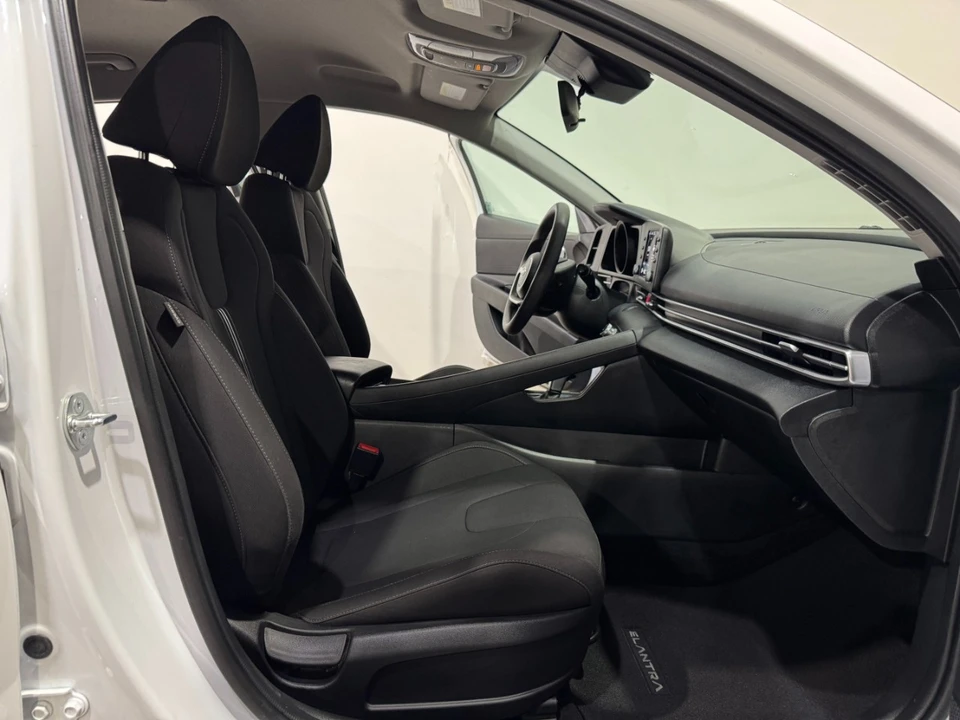 2023 Hyundai Elantra - Image 14 of 21