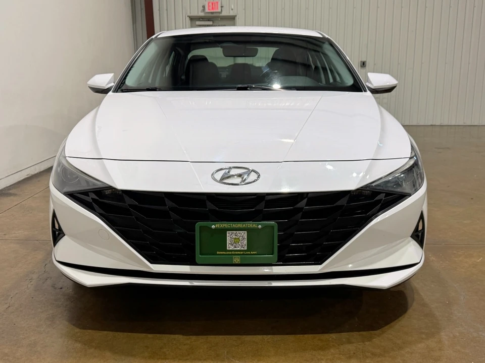 2023 Hyundai Elantra - Image 2 of 12
