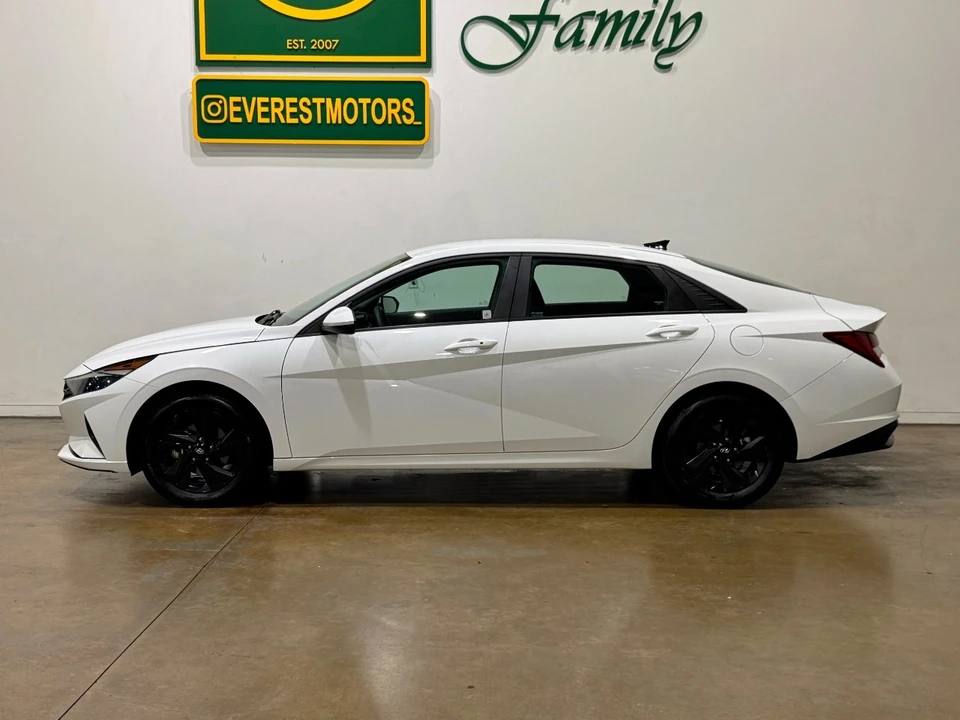 2023 Hyundai Elantra - Image 5 of 12