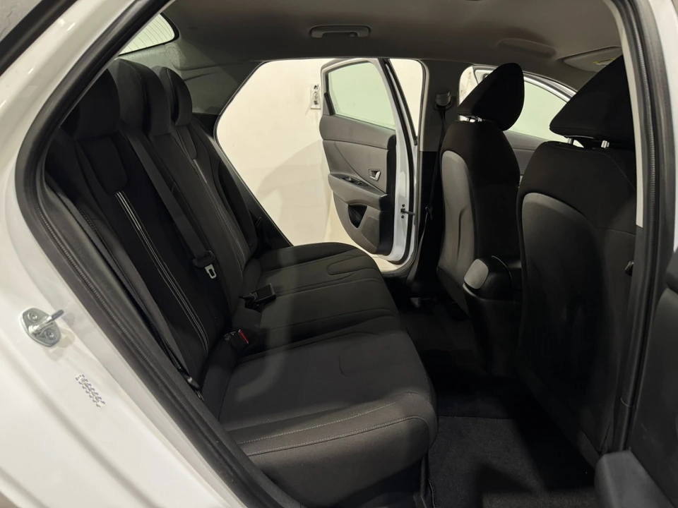 2023 Hyundai Elantra - Image 15 of 21
