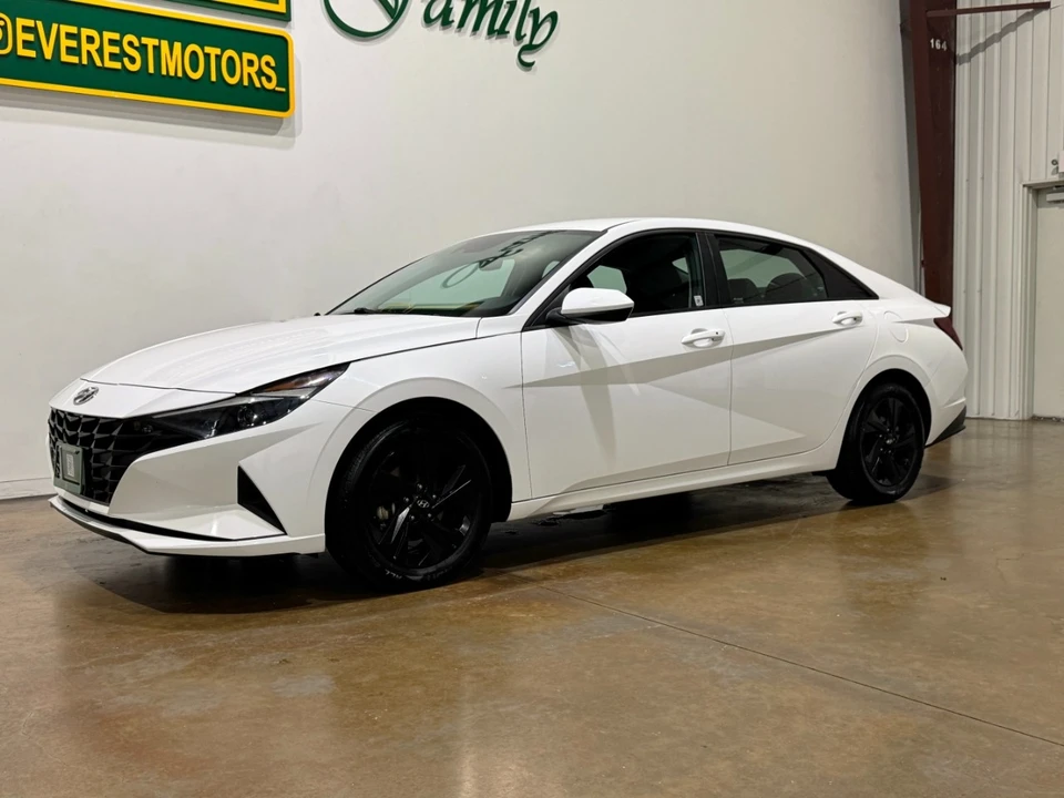 2023 Hyundai Elantra - Image 3 of 12