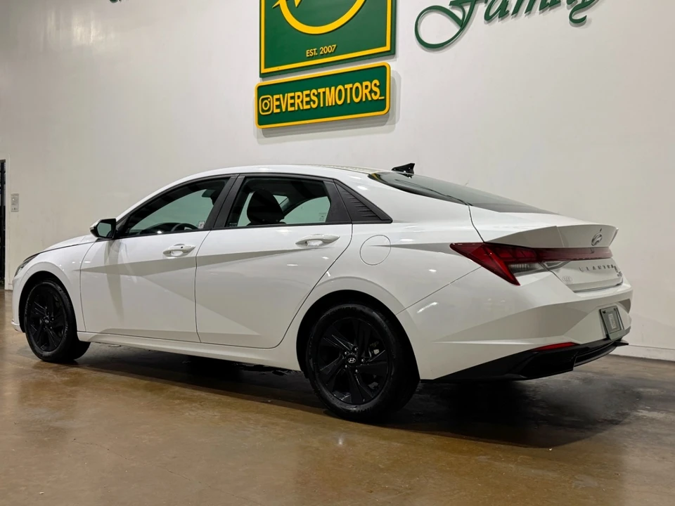 2023 Hyundai Elantra - Image 6 of 12