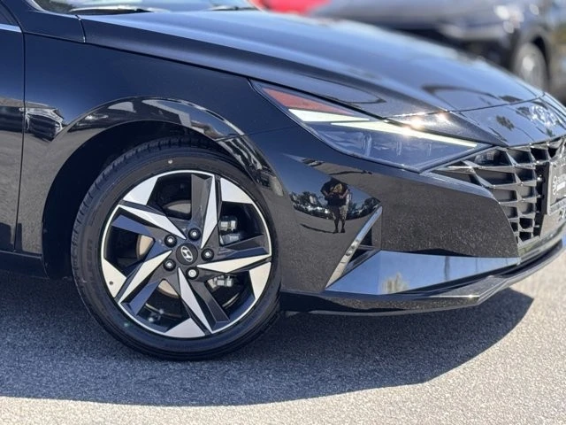 2023 Hyundai Elantra - Image 4 of 12