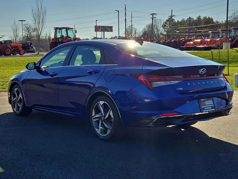 2023 Hyundai Elantra - Image 4 of 12