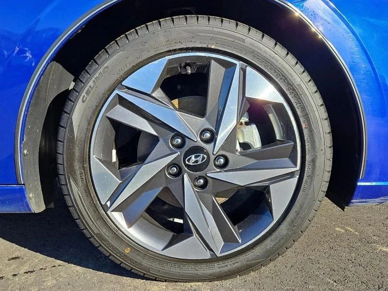 2023 Hyundai Elantra - Image 8 of 12