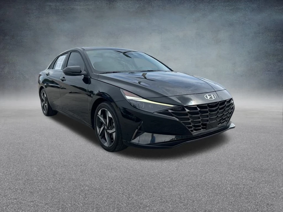 2023 Hyundai Elantra - Image 2 of 12