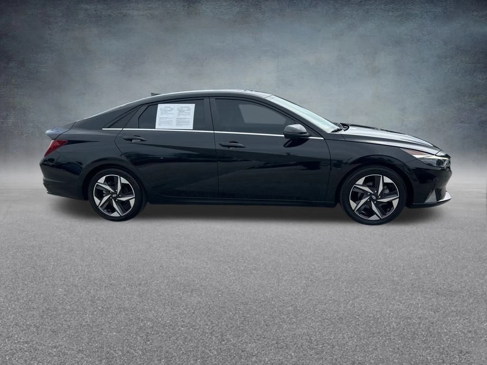 2023 Hyundai Elantra - Image 3 of 12