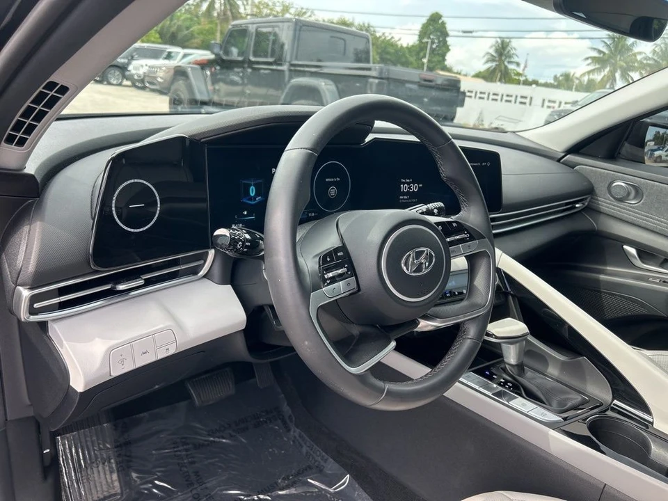 2023 Hyundai Elantra - Image 11 of 12