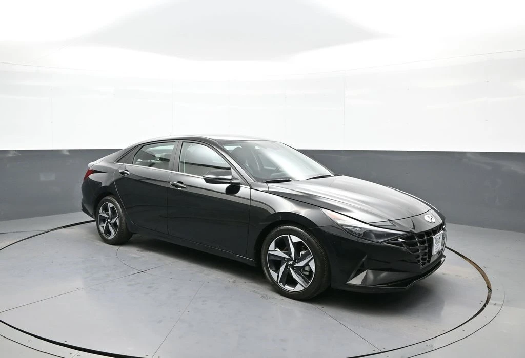 2023 Hyundai Elantra - Image 4 of 12