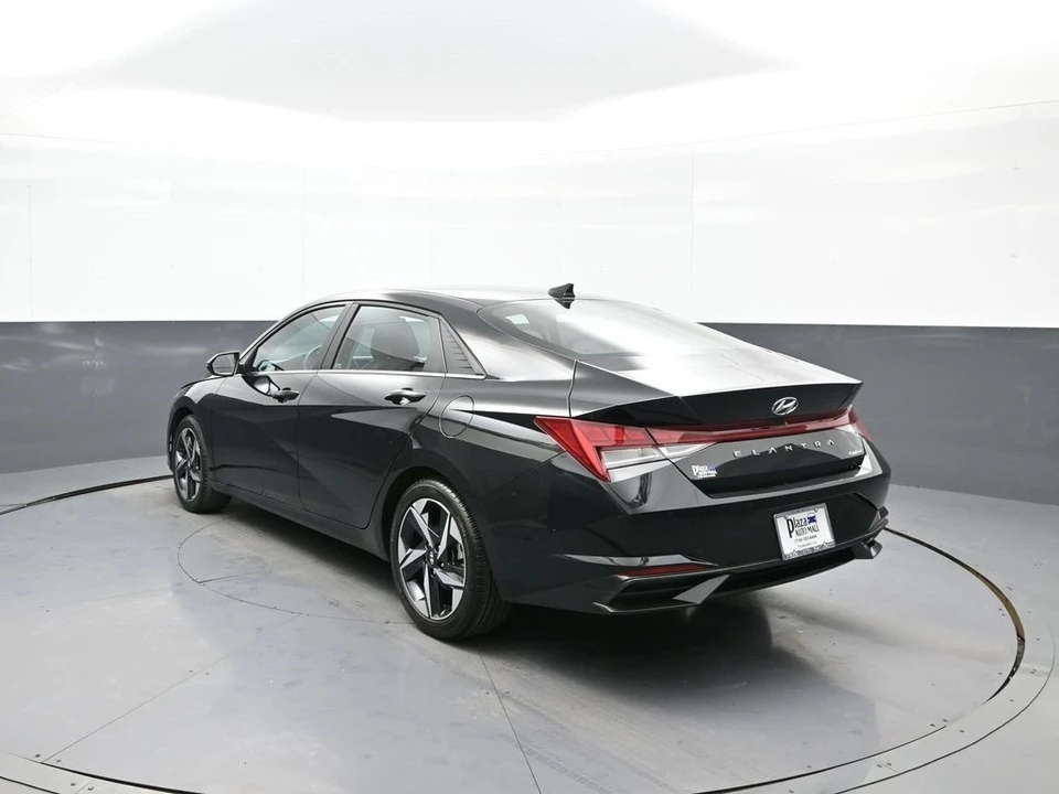 2023 Hyundai Elantra - Image 8 of 12