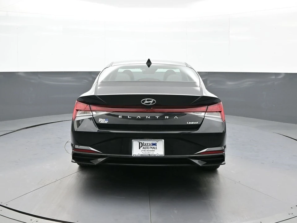 2023 Hyundai Elantra - Image 7 of 12