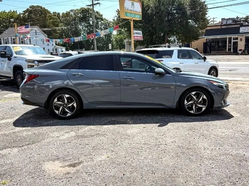 2023 Hyundai Elantra - Image 4 of 12