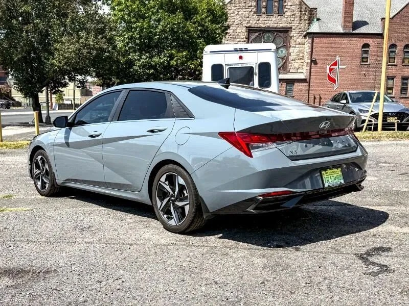 2023 Hyundai Elantra - Image 7 of 12