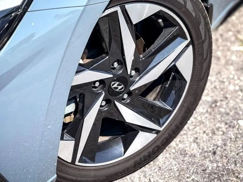 2023 Hyundai Elantra - Image 9 of 12