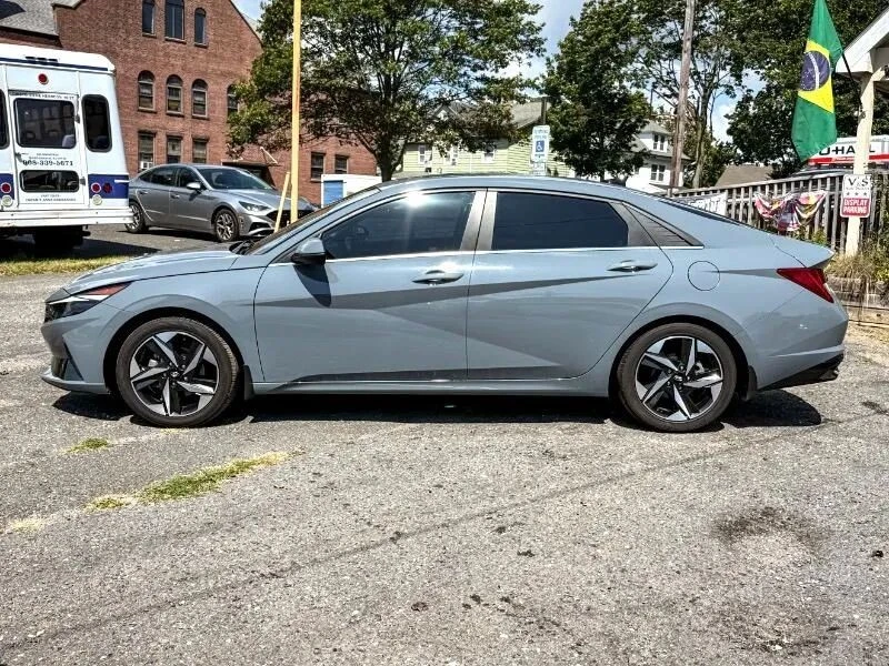 2023 Hyundai Elantra - Image 8 of 12