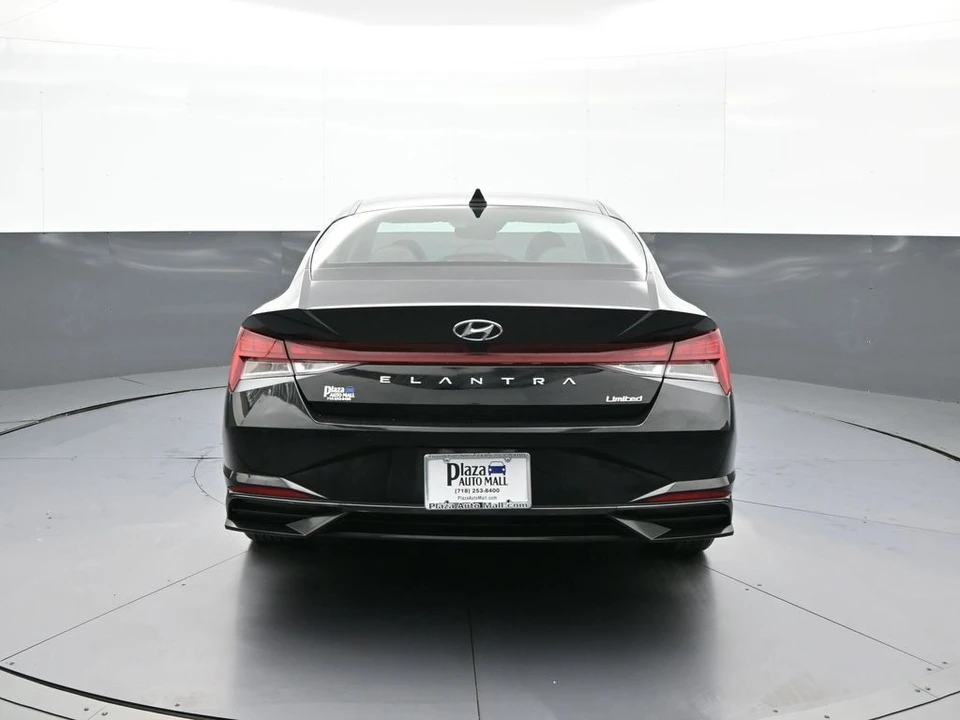2023 Hyundai Elantra - Image 7 of 12