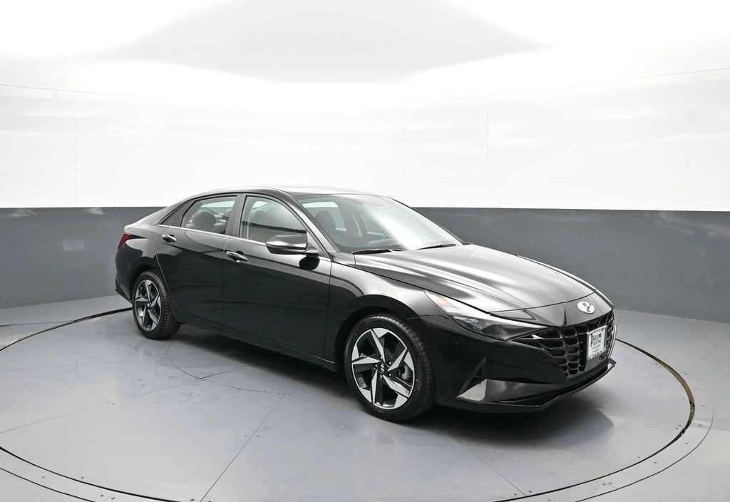 2023 Hyundai Elantra - Image 4 of 12