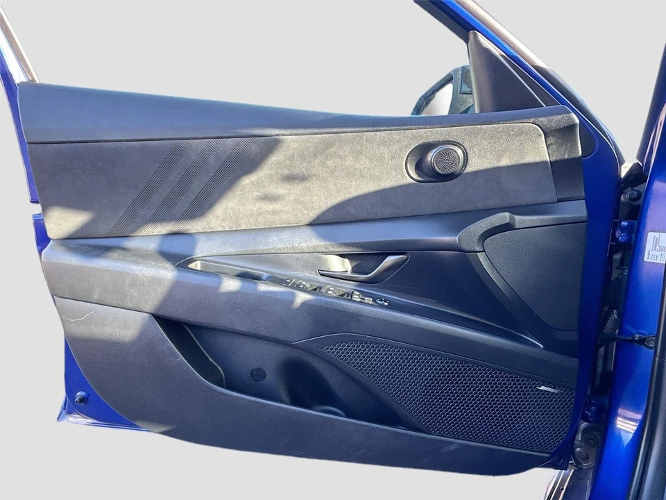 2023 Hyundai Elantra - Image 6 of 14