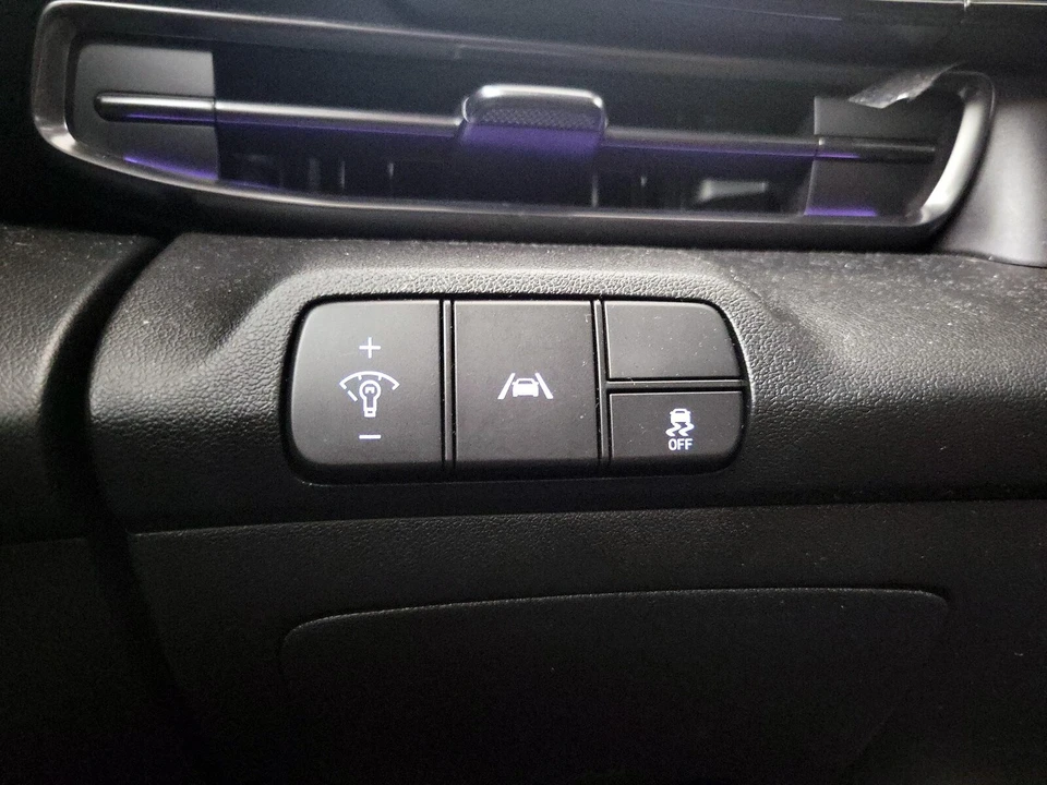 2023 Hyundai Elantra - Image 12 of 26