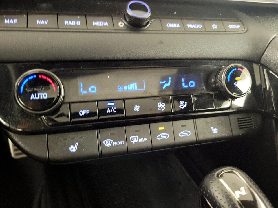 2023 Hyundai Elantra - Image 16 of 26