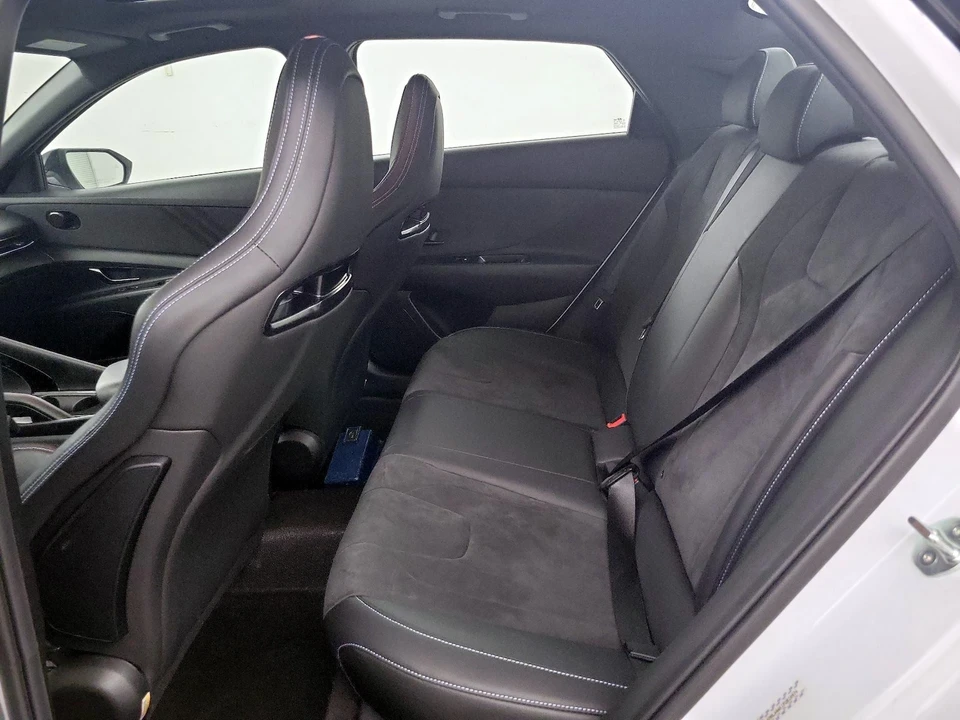 2023 Hyundai Elantra - Image 20 of 26