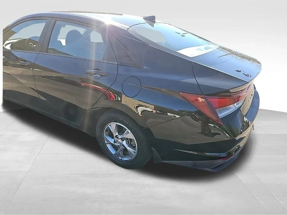 2023 Hyundai Elantra - Image 3 of 12