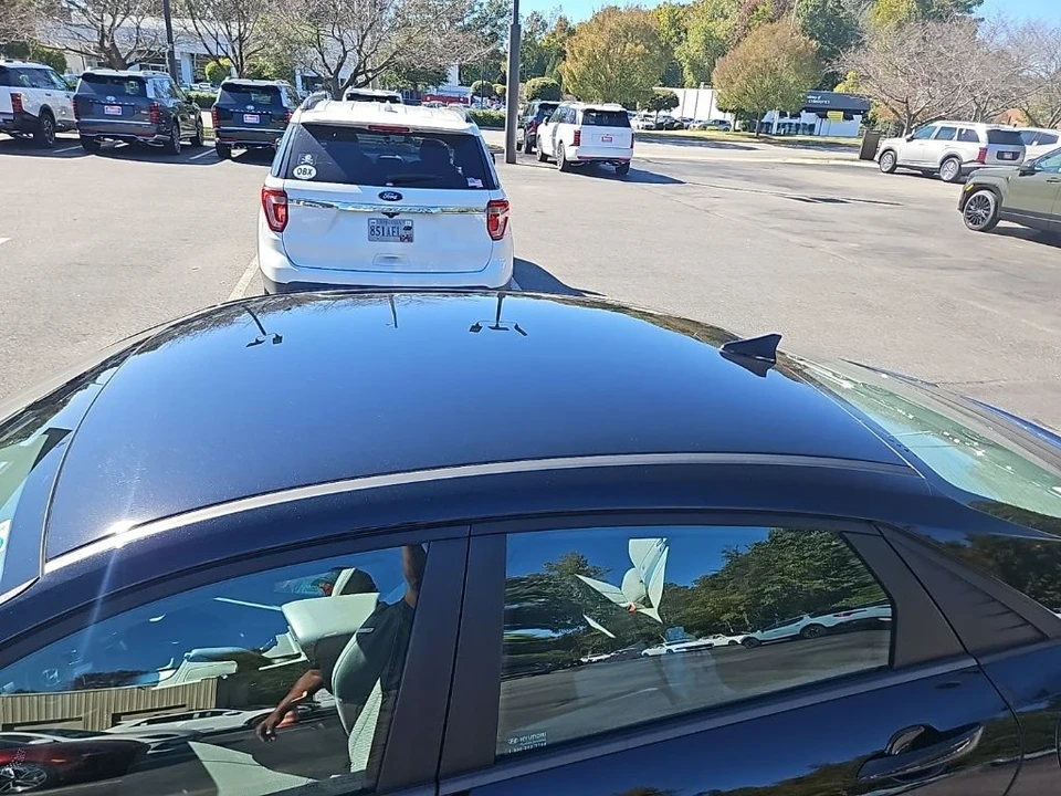 2023 Hyundai Elantra - Image 5 of 12