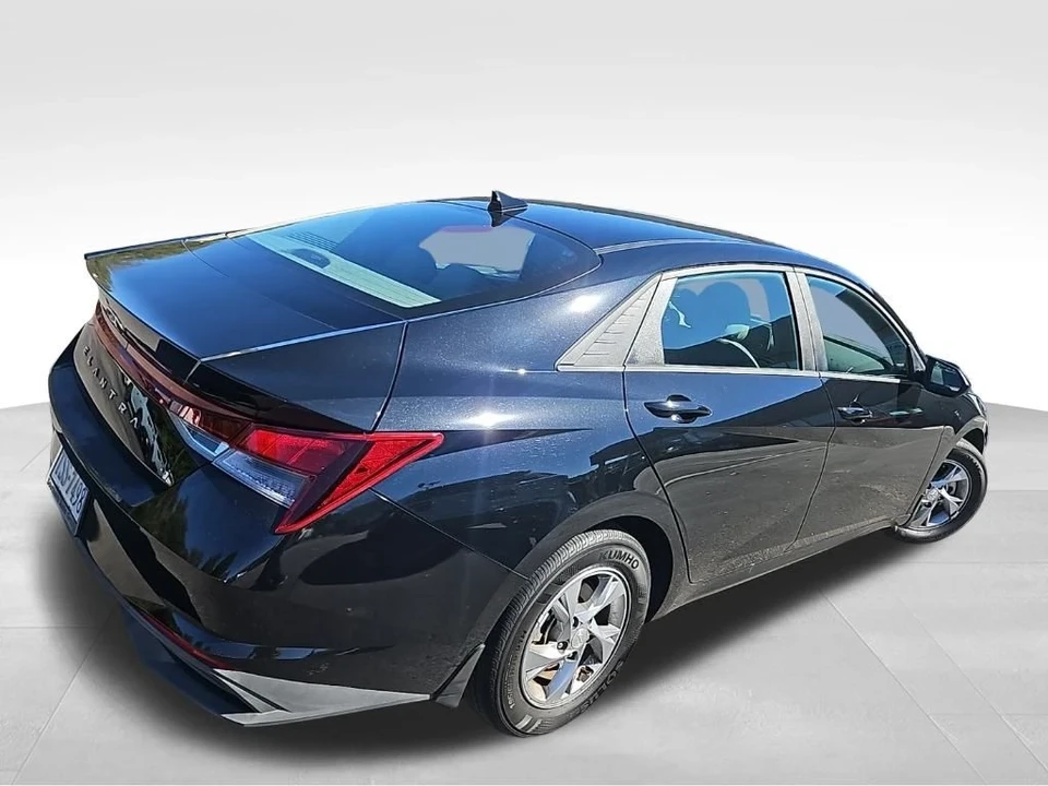 2023 Hyundai Elantra - Image 7 of 12