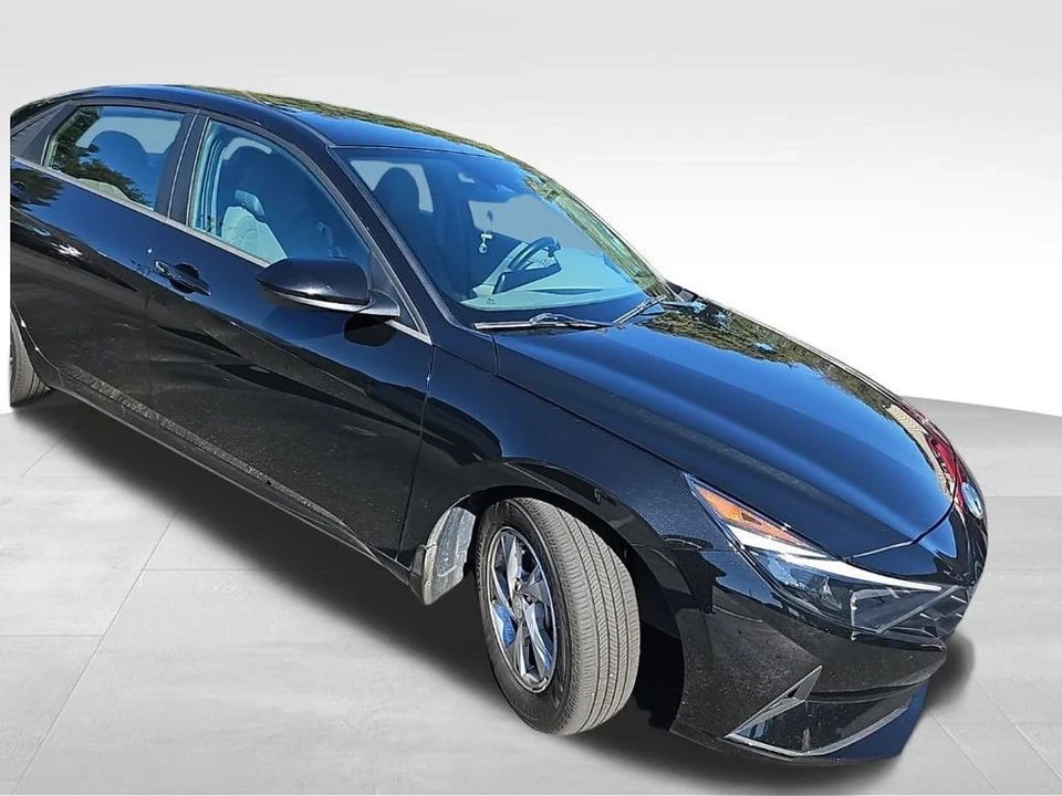 2023 Hyundai Elantra - Image 9 of 12