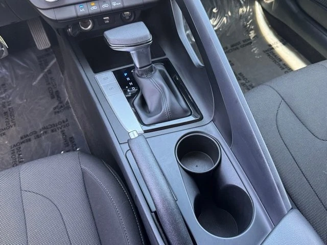 2023 Hyundai Elantra - Image 25 of 30