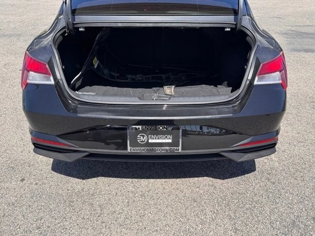 2023 Hyundai Elantra - Image 13 of 30