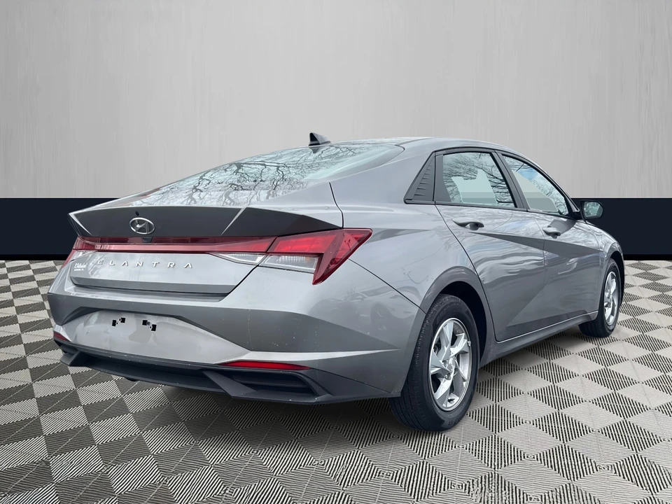 2023 Hyundai Elantra - Image 5 of 21