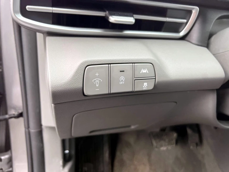 2023 Hyundai Elantra - Image 12 of 21