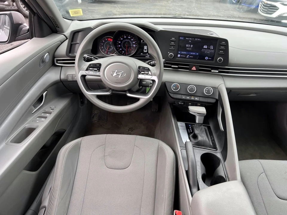 2023 Hyundai Elantra - Image 11 of 21