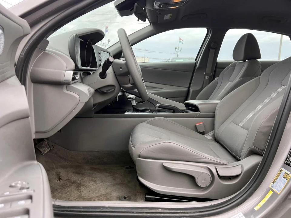 2023 Hyundai Elantra - Image 7 of 21