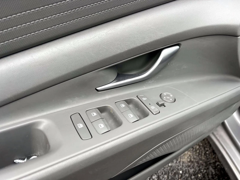 2023 Hyundai Elantra - Image 13 of 21