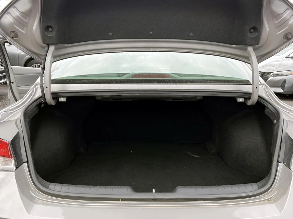 2023 Hyundai Elantra - Image 8 of 21