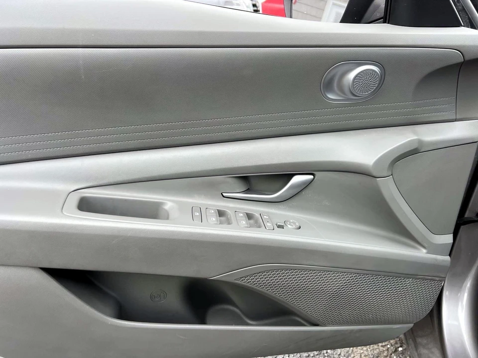 2023 Hyundai Elantra - Image 14 of 21